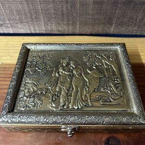 Handcrafted Wooden Meenakari Radha Krishna Design Dry Fruits Box 9x6.5x2